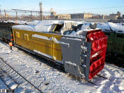 снегоочеститель ЭСО-3-4, локомотивное депо Оренбург.jpg