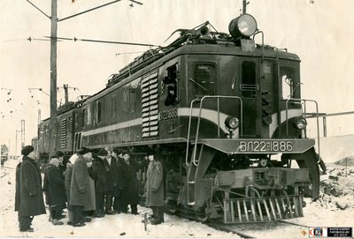 Электровоз ВЛ22М-1886 в локомотивном депо Челябинск,.jpg