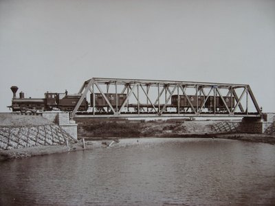 Товарный поезд на металлическом мосту через реку Филиповку. 395 верста Типичный для XIX века паровоз З.15 типа 0-3-0