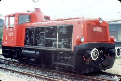 DH400 B32