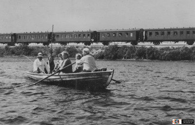 пригородный поезд Токсово - Пери Лен.обл. 1949.jpg