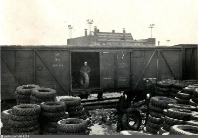 50т крытый вагон з-д ЗиС 1940-е.jpg