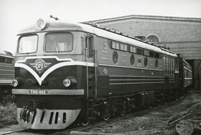 ТЭ10-003 Щербинка 10.1960.jpg