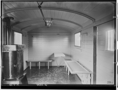 fotografie-zweiachsiger-zugfuehrerwagen-gepaeckraum-1921-13886.jpg