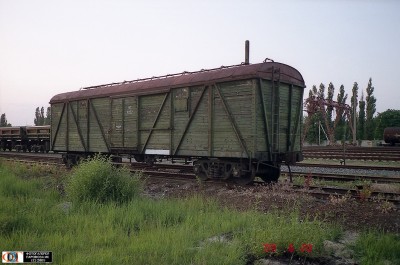 грузовой вагон постройки 1955 года, ст. Щорс.jpg