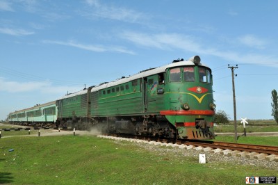 ТЭ3-7152 отправляется со ст. Лиман с поездом №618 Баку - Астара.jpg